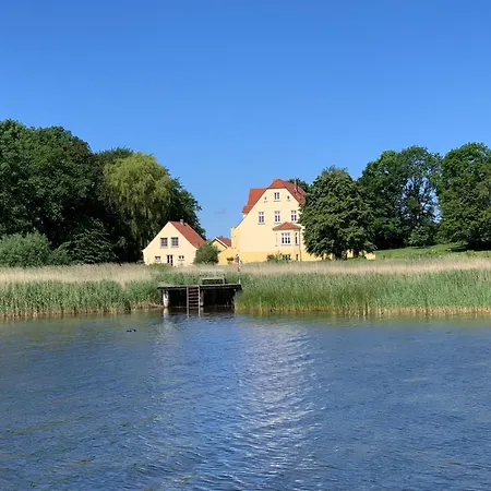 Im Erdgeschoss Des Herrenhauses By Interhome Lägenhet *