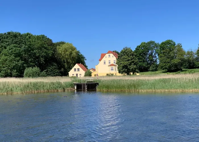 Im Erdgeschoss Des Herrenhauses By Interhome Lägenhet *